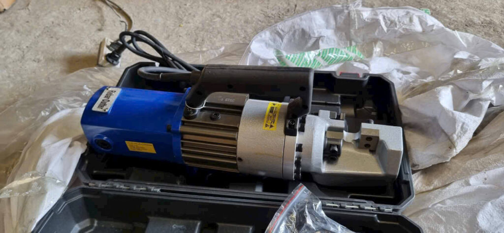 Máy cắt sắt RC25 cắt được phi bao nhiêu